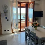 L'ancora Blu Apartment *
